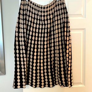 Adorable skirt in Black and Tan size 22/24.